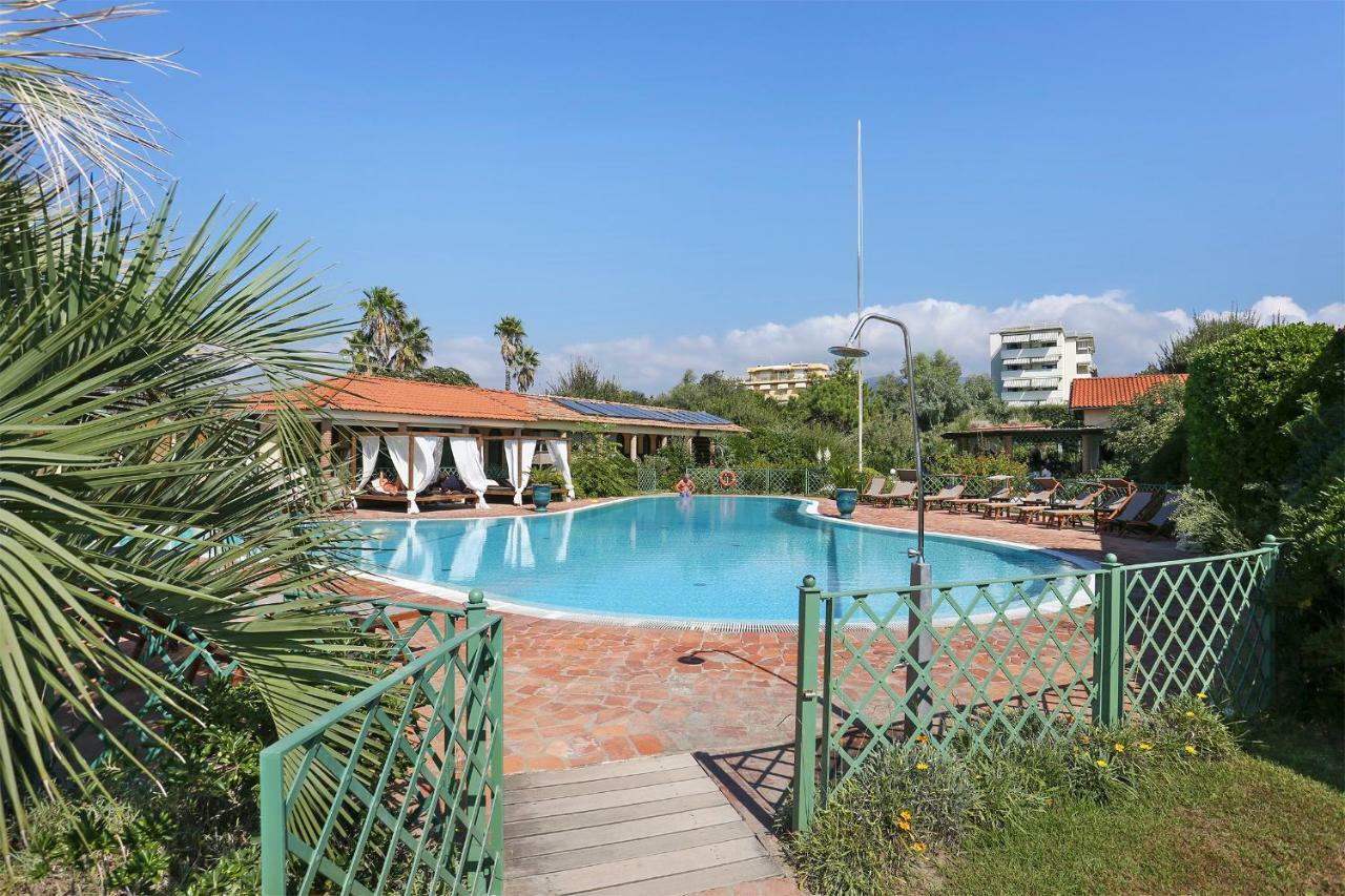 Soleado Beach House ปิเอตราซานตา ภายนอก รูปภาพ